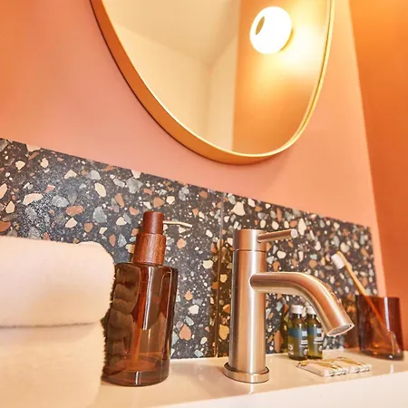 Lägenhetshotell Chez Camille - Boutique Au Coeur De *