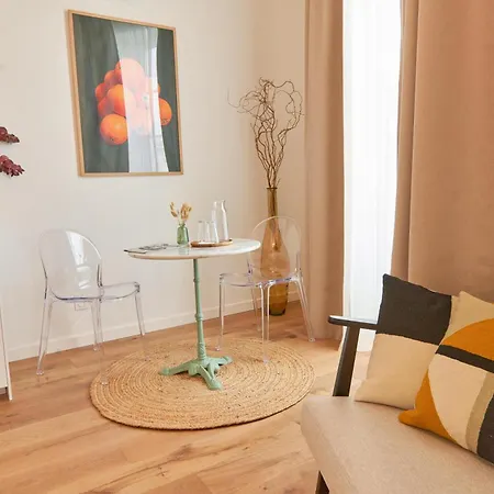Chez Camille - Boutique Au Coeur De Lägenhetshotell *